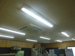 LED照明工事,LEDベースライト,LED格安工事,パナソニックiDシリーズ工事,店舗LED,事務所LED