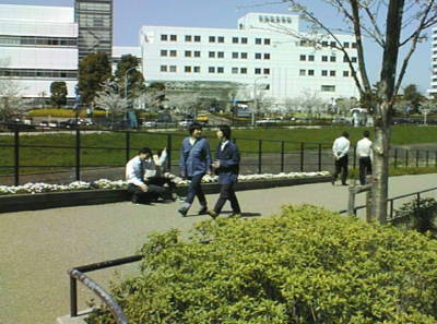 040408-2